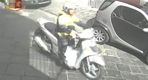 Arrestato dalla Squadra Mobile catanese violento per rapina ai danni di un’anziana signora Arrestato dalla Squadra Mobile catanese violento per rapina ai danni di un’anziana signora