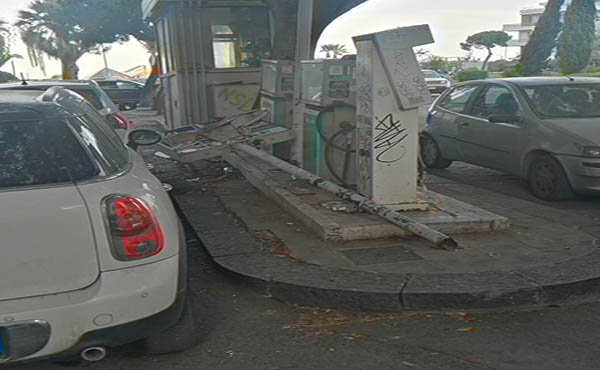 Stazione Servizio in disuso a piazza Galatea, Andrea Cardello: "Struttura abbandonata da rimuovere o recuperare” Stazione Servizio in disuso a piazza Galatea, Andrea Cardello: "Struttura abbandonata da rimuovere o recuperare”