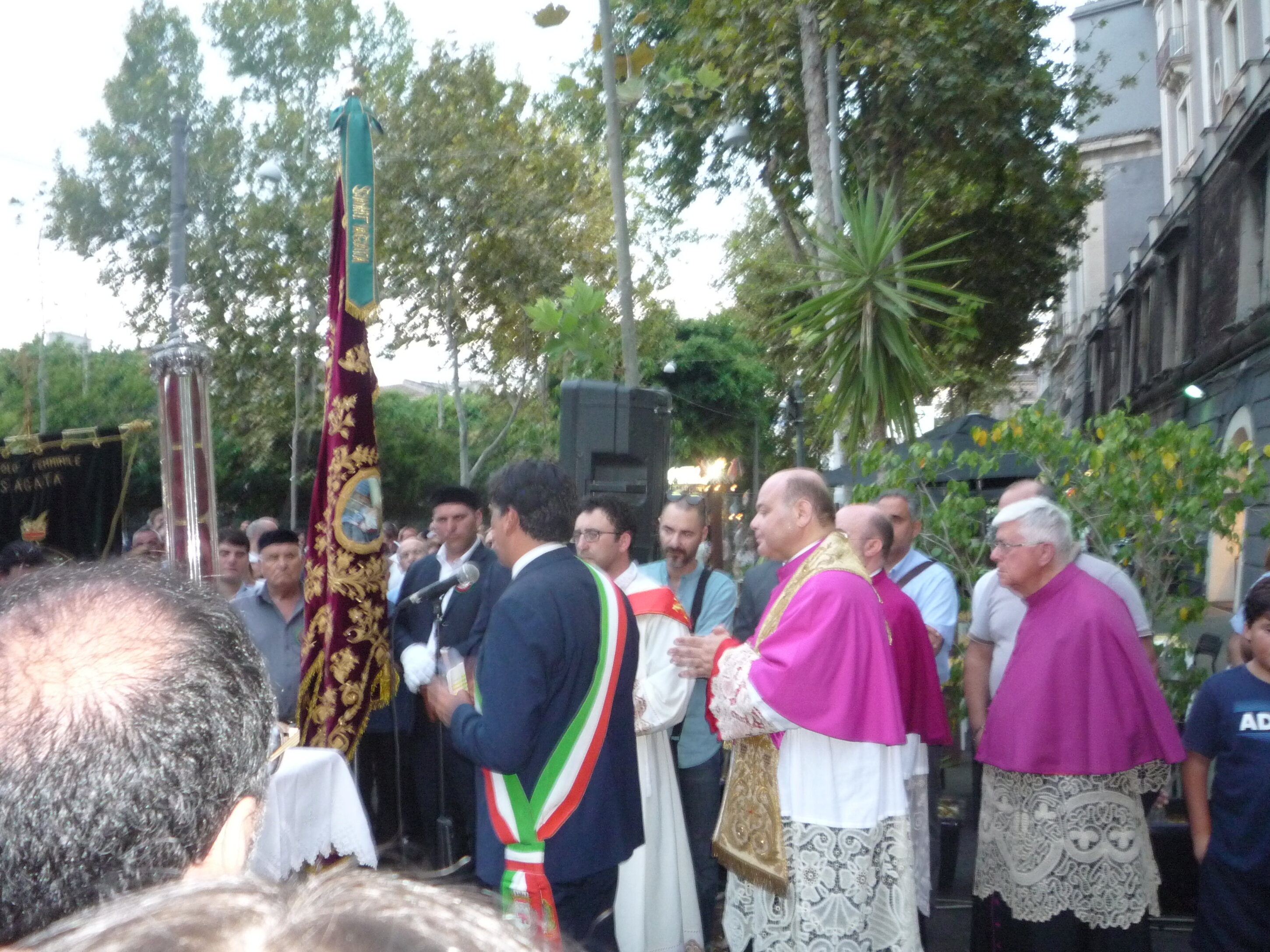 Festa del velo di S. Agata, la prima per il sindaco etneo Salvo Pogliese, biasimo per l&rsquo;ennesimo sfregio al monumento