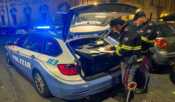 Movida cittadina, continuano i controlli delle Forze di Polizia, giovane fermato mentre circolava a bordo di un motociclo &ldquo;in mutande&rdquo;