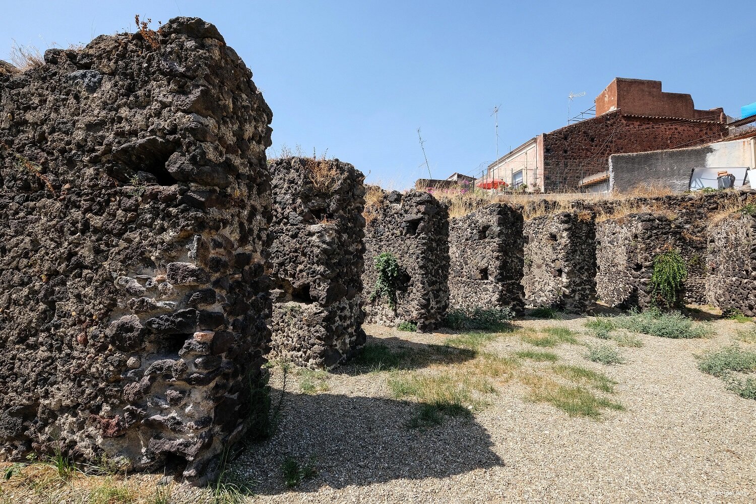 Vie dei Tesori: la pinacoteca Sciavarrello a Catania. Ad Acireale visita alla cripta di S. M. Maddalena Vie dei Tesori: la pinacoteca Sciavarrello a Catania. Ad Acireale visita alla cripta di S. M. Maddalena