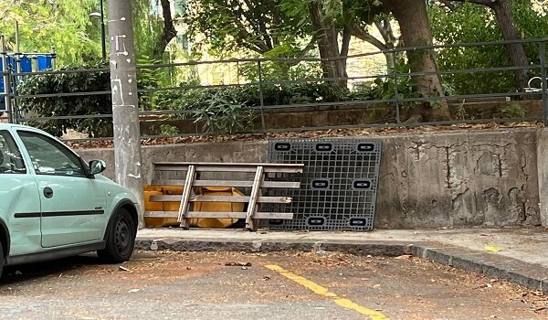 Emergenza nel quartiere Borgo-Sanzio, denuncia della consigliera Angela Cerri: "Strade sporche e proliferazione di micro-discariche abusive&rdquo;