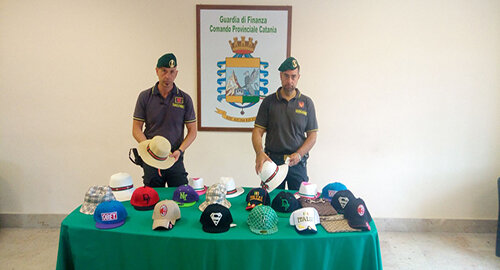 Sequestrati dalla Guardia di Finanza oltre 550 articoli contraffatti, denunciato imprenditore cinese