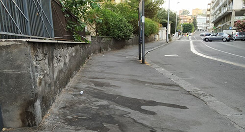 Degrado in via Torino e dintorni, impraticabili per odori sgradevoli causati dai bisogni dei cani, il Comitato Vulcania chiede interventi tempestivi di sanificazione