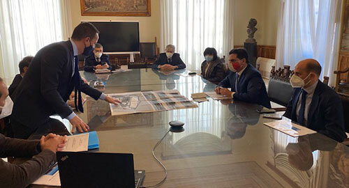 Hi tech, Enel presenta al sindaco Pogliese Gigafactory pannelli fotovoltaici in citt&agrave;