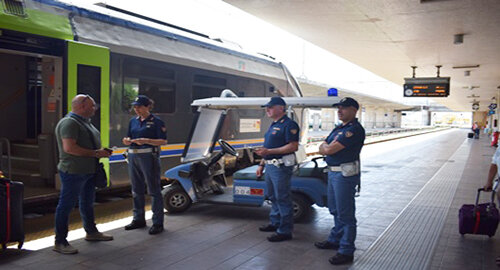 1 denunciato e oltre 2.500 persone identificate durante i controlli nelle stazioni ferroviarie della Sicilia