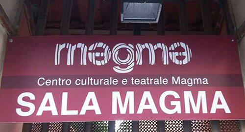 Pronta a partire, tra fine luglio e fine settembre, l'attività estiva del Centro Magma di Catania, tra musica e teatro ed all'insegna del Quarantennale (1981-2021) Pronta a partire, tra fine luglio e fine settembre, l'attività estiva del Centro Magma di Catania, tra musica e teatro ed all'insegna del Quarantennale (1981-2021)