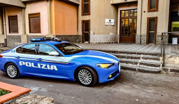 In trasferta ad Adrano per girare il videoclip di un cantante neomelodico, foglio di via per sei pregiudicati catanesi