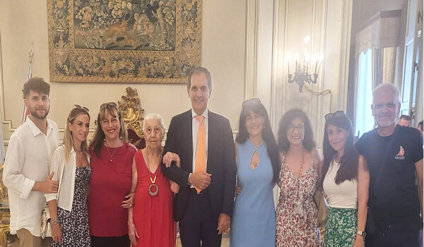 A Palazzo degli Elefanti il sindaco Trantino accoglie centenaria catanese