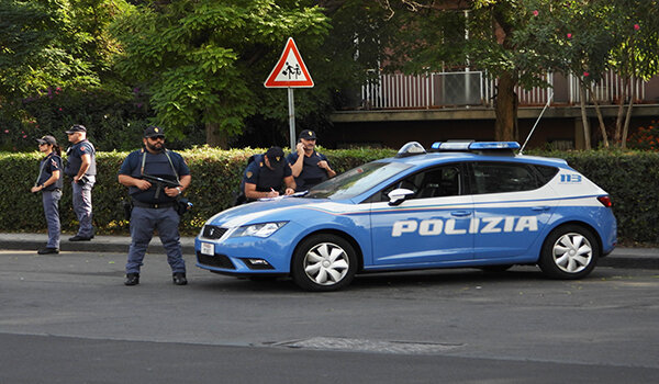 Controlli del Commissariato Borgo Ognina, nei quartieri di Ognina e Picanello, irrogate sanzioni per oltre 3000 euro Controlli del Commissariato Borgo Ognina, nei quartieri di Ognina e Picanello, irrogate sanzioni per oltre 3000 euro