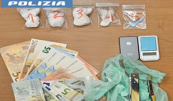 In giro di notte con cocaina e crack in auto, trentottenne arrestato dalla Polizia di Stato