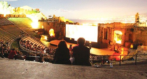 La 63^ edizione di Taormina Film Festival dal 6 al 9 Luglio, con punto di riferimento il Palazzo dei Congressi La 63^ edizione di Taormina Film Festival dal 6 al 9 Luglio, con punto di riferimento il Palazzo dei Congressi