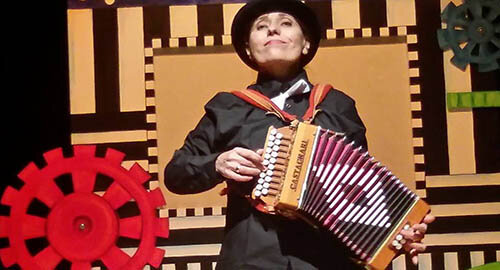 Al "Roots" di Catania il 18 e 19 Febbraio lo spettacolo di ombre "La Storia di Lui" di e con Antonella Caldarella