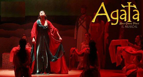 Emozioni, fede e tanto impegno all'Ambasciatori di Catania nel musical "Agata Amor omnia vincit", omaggio alla Patrona della citt&agrave; etnea