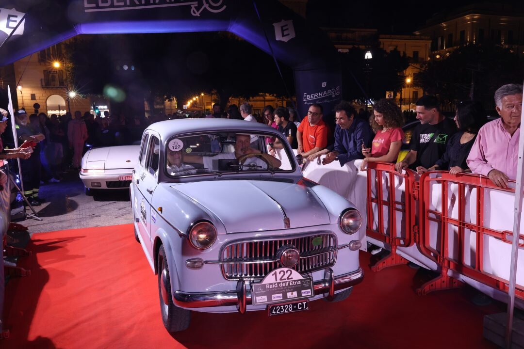 25^ edizione del Raid dell'Etna: il fascino della Sicilia e delle auto d'epoca 25^ edizione del Raid dell'Etna: il fascino della Sicilia e delle auto d'epoca