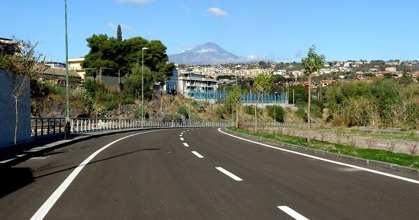Lavori pubblici, aperta al traffico la parallela al lungomare: "Solo il primo passo della rinascita di Ognina"