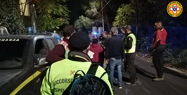 Intervento di ricerca del CNSAS Sicilia per anziano disperso a Ragalna Intervento di ricerca del CNSAS Sicilia per anziano disperso a Ragalna