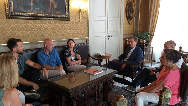 A Palazzo degli Elefanti saluto della Palomar dopo i quattro mesi di lavorazione della serie tv "Vanina Guarrasi"