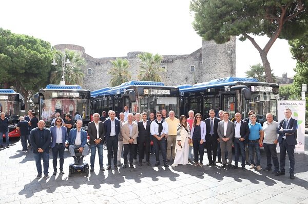 Il Comune presenta la nuova flotta elettrica di AMTS Il Comune presenta la nuova flotta elettrica di AMTS