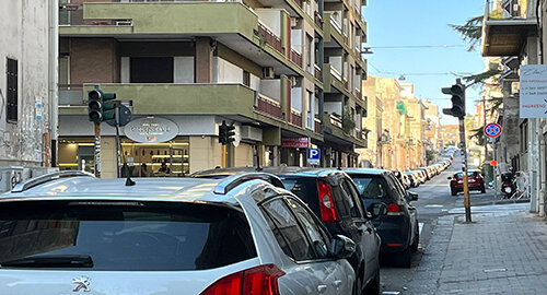 Semaforo inattivo da tempo all&rsquo;incrocio tra via Ingegnere e via Passo Gravina, la denuncia dei residenti e del Comitato Vulcania