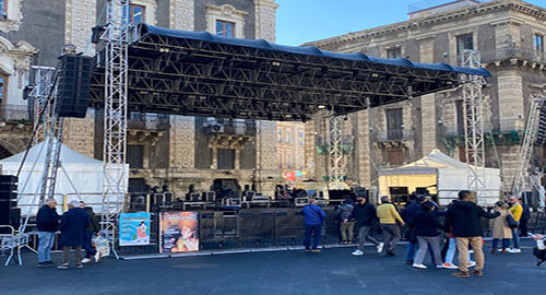 Eventi di fine anno, divieti di oggetti pericolosi in piazza Duomo e dell&rsquo;Universit&agrave;