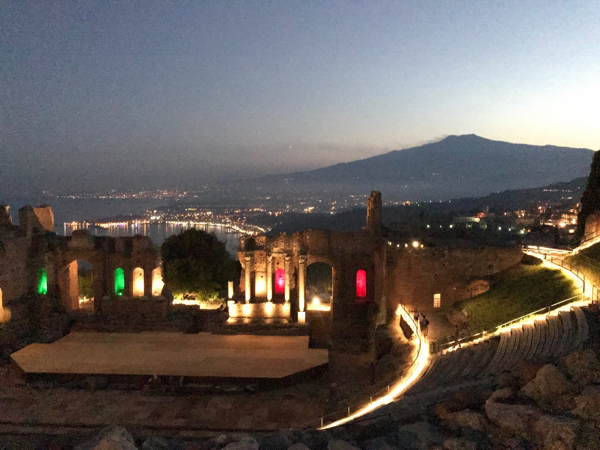 &ldquo;A riveder le stelle&rdquo;, visite serali al Teatro Antico di Taormina dal 10 al 16 luglio