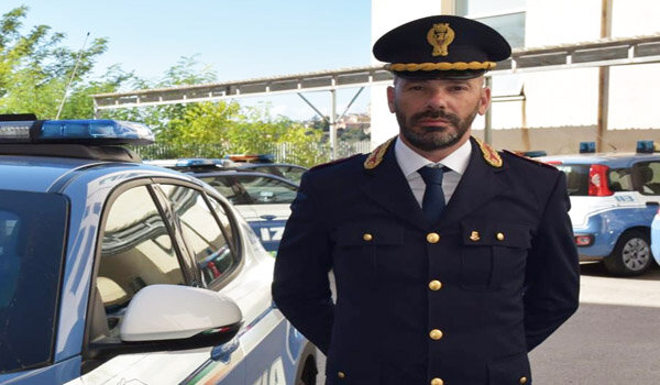 Cambio al vertice del Commissariato di pubblica sicurezza di Caltagirone, Alessandro D'Arrigo è il nuovo dirigente Cambio al vertice del Commissariato di pubblica sicurezza di Caltagirone, Alessandro D'Arrigo è il nuovo dirigente