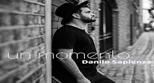 Il videoclip "Un momento", nuovo singolo del cantautore catanese Danilo Sapienza