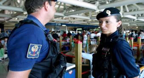 Deferito dalla Polizia di Frontiera all'Aeroporto per furto aggravato