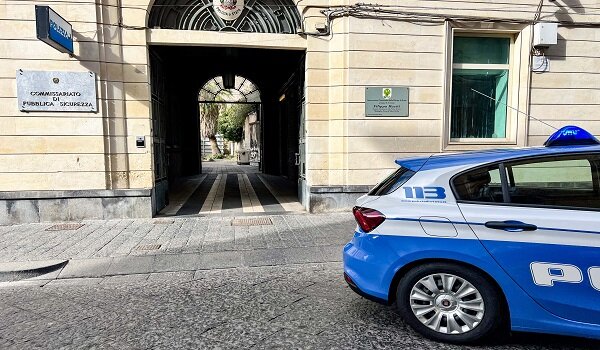 Scoppia rissa per motivi di circolazione stradale, Polizia di Stato di Acireale denuncia quattro persone