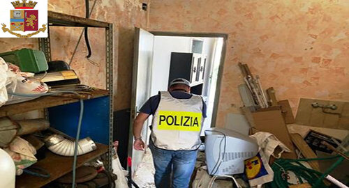 Controlli straordinari del Commissariato Librino per contrastare l'illegalità diffusa Controlli straordinari del Commissariato Librino per contrastare l'illegalità diffusa