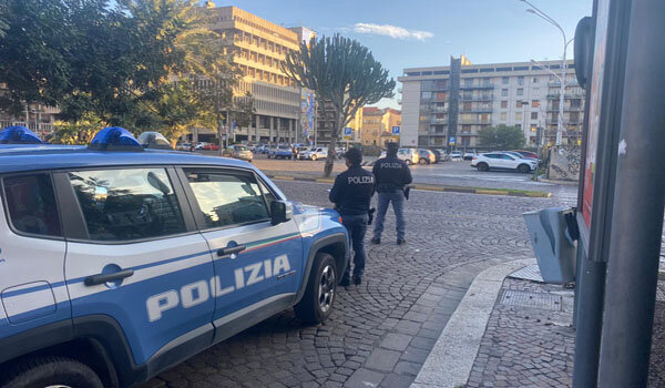 Controlli nel centro cittadino, otto parcheggiatori abusivi sanzionati dalla Polizia di Stato