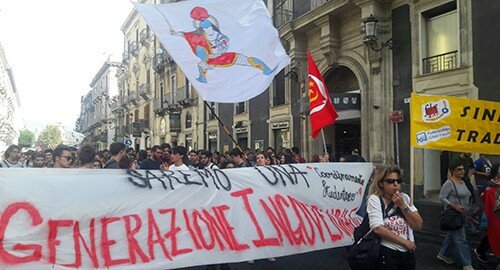 Ancora una protesta in piazza degli studenti di "Generazione Ingovernabile" per riprendersi il futuro negato Ancora una protesta in piazza degli studenti di "Generazione Ingovernabile" per riprendersi il futuro negato