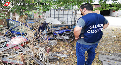 Operazione ambientale della Guardia Costiera, sequestrata maxi discarica abusiva di cinquemila metri quadrati tra il torrente Acquicella e il quartiere di San Cristoforo