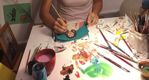 Sdrina, una residenza d'artista lunga 100 ritratti il 29 settembre alla galleria Tabar&egrave; di Catania