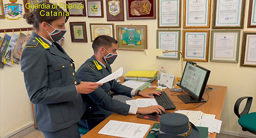 Operazione della Guardia di Finanza a contrasto del riciclaggio, sequestrati conti correnti e immobili per un milione di euro