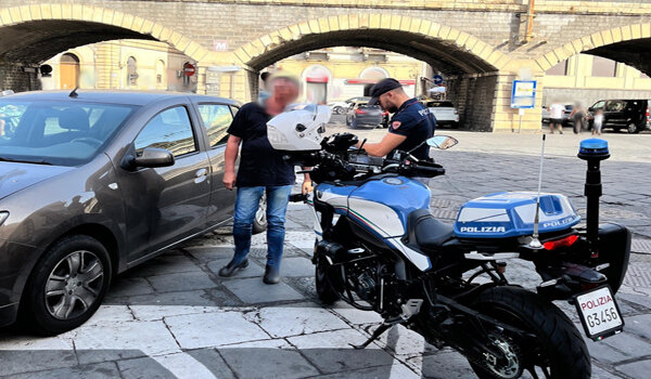 Giro di vite della Polizia di Stato contro i parcheggiatori abusivi, sanzionati 11 parcheggiatori abusivi, 5 denunciati per violazione del Dacur e foglio di via Giro di vite della Polizia di Stato contro i parcheggiatori abusivi, sanzionati 11 parcheggiatori abusivi, 5 denunciati per violazione del Dacur e foglio di via