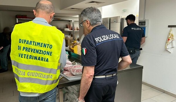 Controlli task force Polizia di Stato in una casa di riposo a Nesima