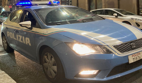Intervento degli agenti della Squadra Volante salva la vita ad un uomo, preziosa la collaborazione tra cittadini e Polizia di Stato