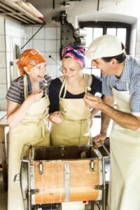 copyrightwolfganghummerargeslowfoodtravelbischofalm2-200x300-701083380.jpg