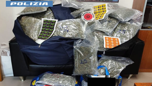 Trasportano 60 kg di marijuana, due uomini arrestati dalla Polizia di Stato
