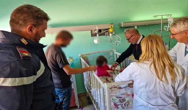 In vista del Natale tanti doni per i piccoli pazienti dell'ospedale &ldquo;Garibaldi&rdquo; di Nesima da parte del Questore e del Moto Club Polizia di Stato