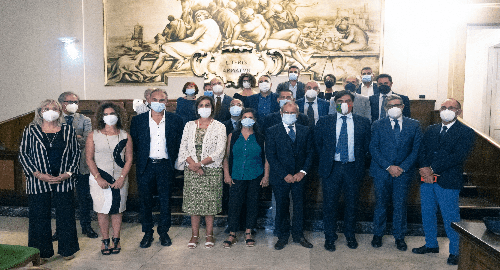 Catania "abbatte" le barriere culturali e si fa Europa, ieri a Palazzo degli Elefanti firma del Patto per l’Inclusione sociale Catania "abbatte" le barriere culturali e si fa Europa, ieri a Palazzo degli Elefanti firma del Patto per l’Inclusione sociale
