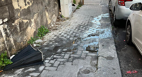 Ancora liquami per strada in via Carducci, protesta dei residenti, l&rsquo;appello del Comitato Vulcania: "E' l'ennesimo caso di degrado"