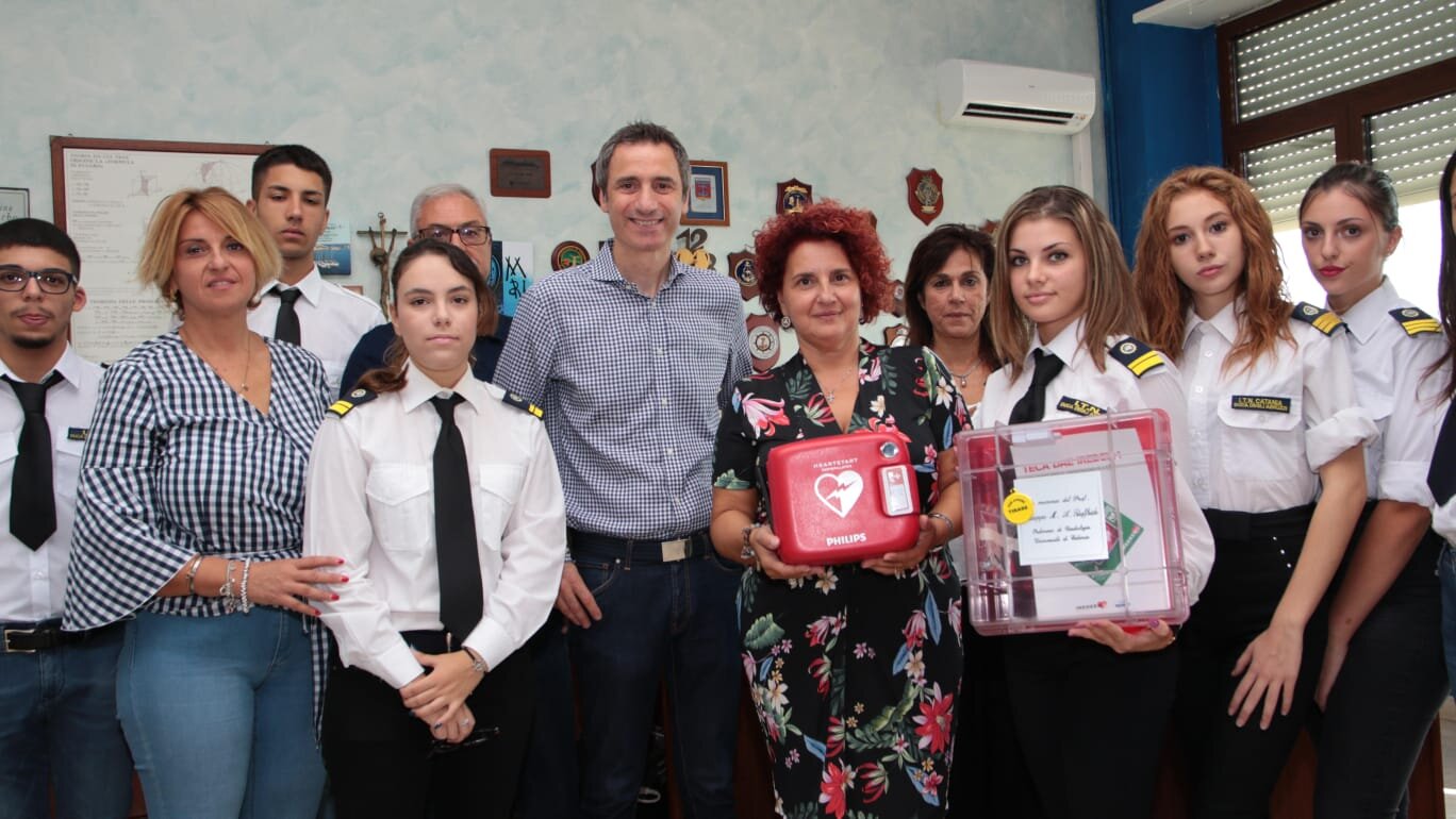 Defibrillatore in dono per l&rsquo;Isis &ldquo;Duca degli Abruzzi&rdquo;e l'Its
