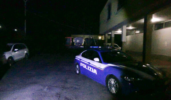 Incastrato dalle telecamere, trentenne arrestato dalla Polizia di Stato per tentato furto Incastrato dalle telecamere, trentenne arrestato dalla Polizia di Stato per tentato furto