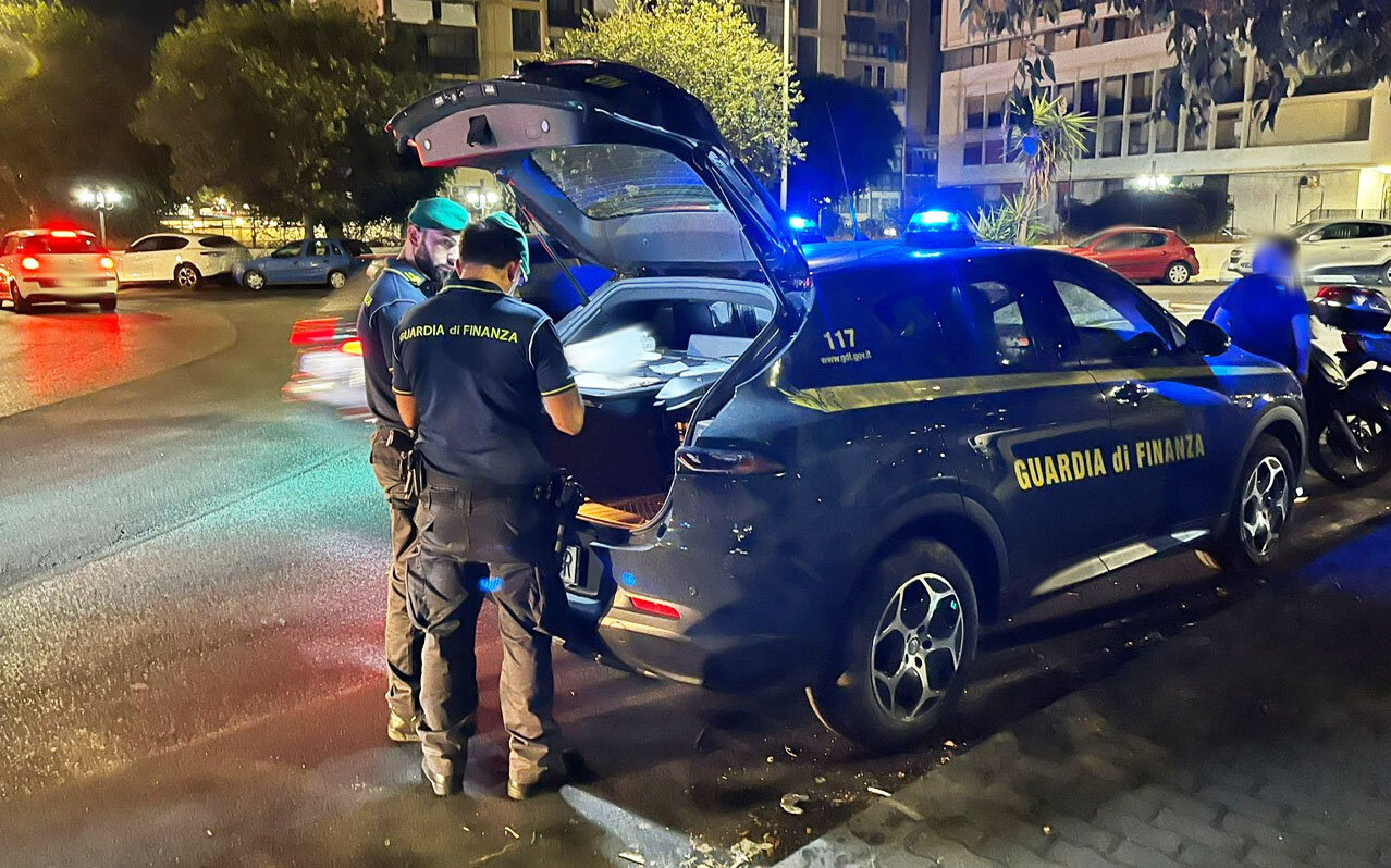 Estate e movida sicura - attività interforze del fine settimana, impegno contro parcheggiatori abusivi e sosta selvaggia, un denunciato per violazione del Dacur Estate e movida sicura - attività interforze del fine settimana, impegno contro parcheggiatori abusivi e sosta selvaggia, un denunciato per violazione del Dacur