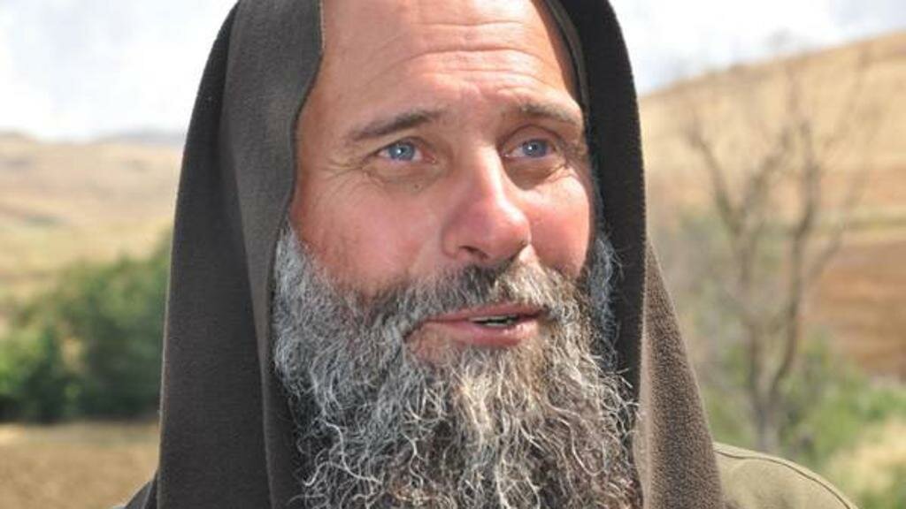 Fratel Biagio Conte si ritira in preghiera a pane ed acqua e lancia un nuovo appello