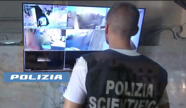 Spaccia droga da casa, trentaquattrenne catanese con obbligo di dimora arrestato dalla Polizia di Stato Spaccia droga da casa, trentaquattrenne catanese con obbligo di dimora arrestato dalla Polizia di Stato