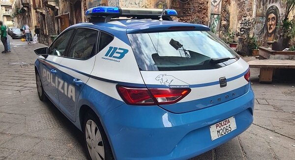 Fugge alla vista degli agenti alla guida di un motorino rubato, arrestato ventottenne dalla Polizia di Stato per resistenza a pubblico ufficiale
